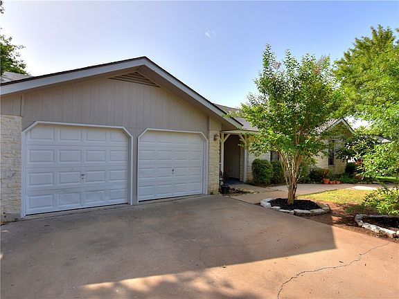 3rd image of 2205 Whispering Dr