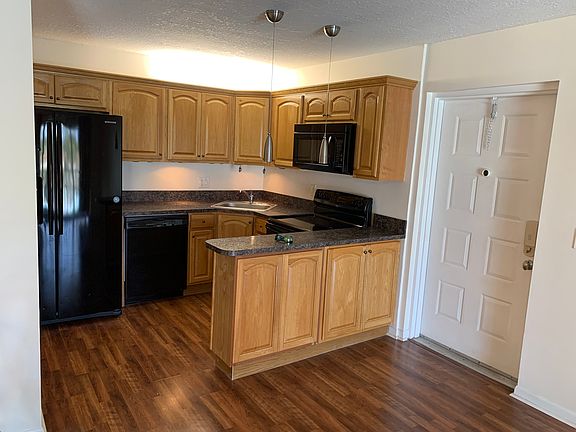 3rd image of 708 Sunny Pine Way APT C3