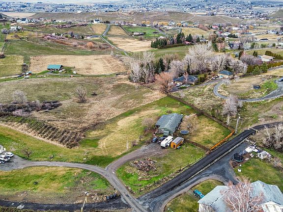 3rd image of 661 Sole Rd