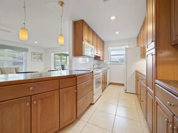 275 High Point Court #D, Boynton Beach, FL 33435