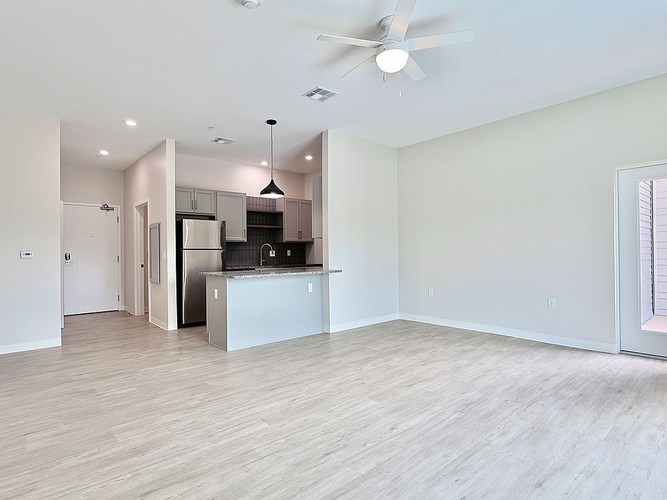 1st image of 727 Poyntz Ave APT 415