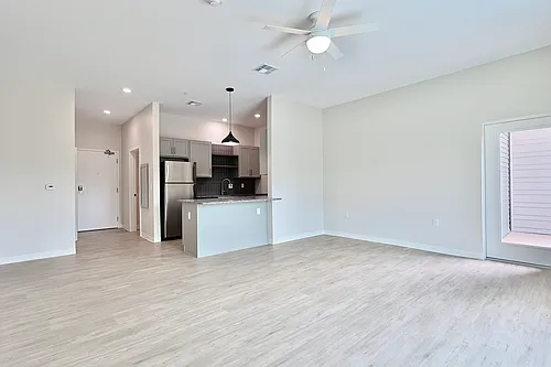 727 Poyntz Ave #315 Photo 1