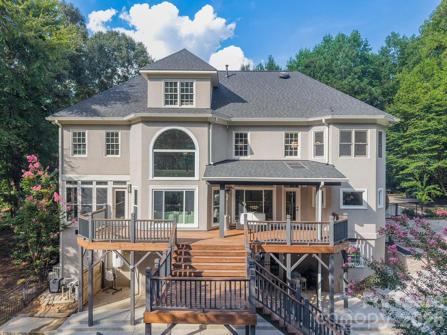 4 bed, 4.5 bath, 5002 sqft, $8,500 — Photo 3