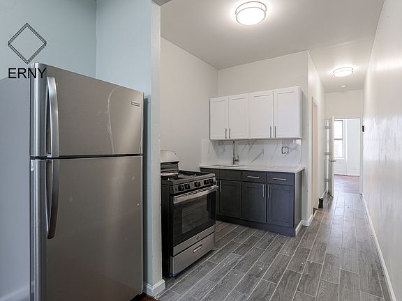 5th image of 2318 Bedford Ave APT 1R