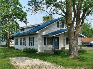 220 N 8th St, Bowling Green, MO 63334