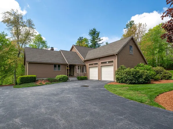 25 Golden Gate Drive, Hooksett, NH 03106