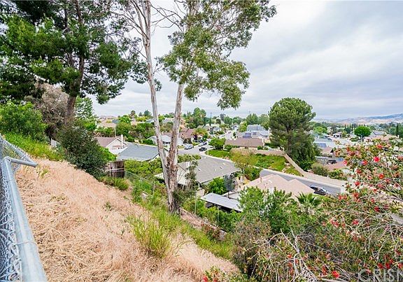3rd image of 23103 Magnolia Glen Dr