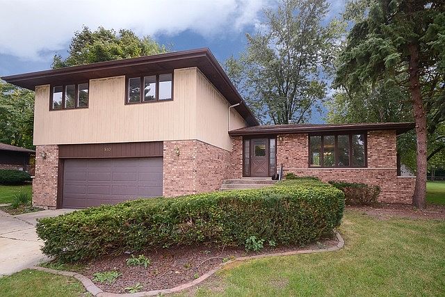 1st image of 810 Buckboard Dr