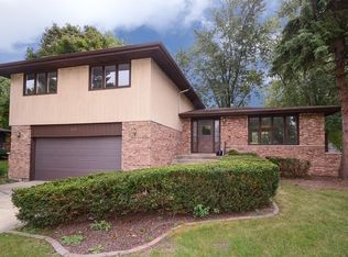 810 Buckboard Dr, New Lenox, IL 60451