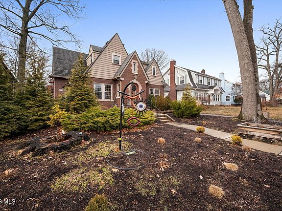 3rd image of 1732 Wildwood Rd