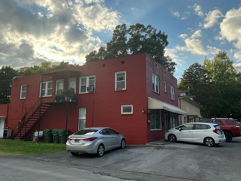 723 Cates St — Photo 2