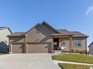 16628 Weber St, Bennington, NE 68007