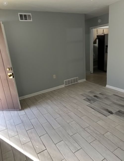 2nd image of 692 Northaven Dr