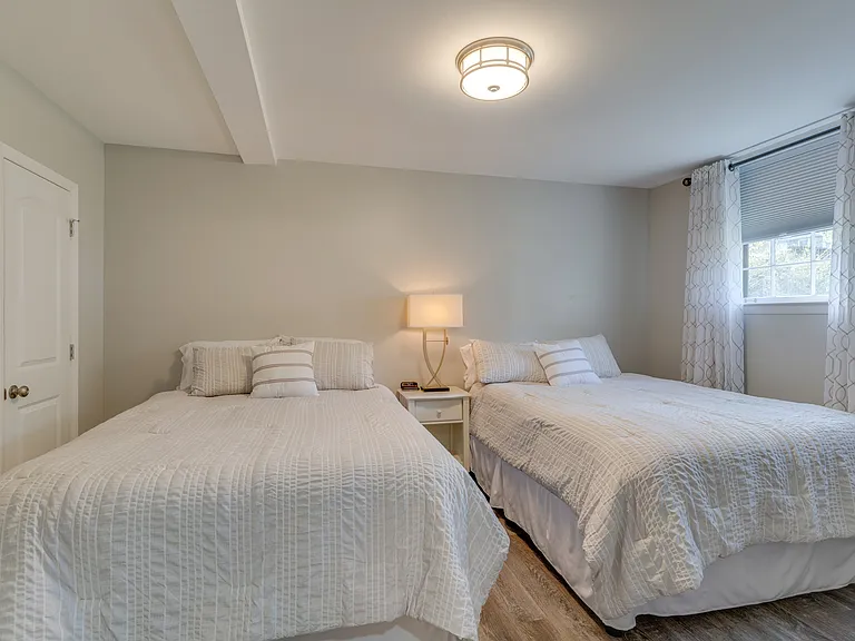 135 Hillsdale Dr — Photo 15