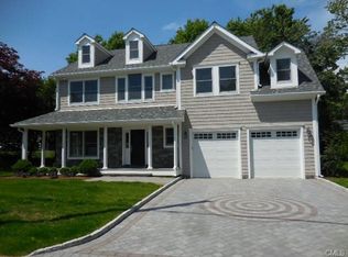 5596 Main St, Trumbull, CT 06611