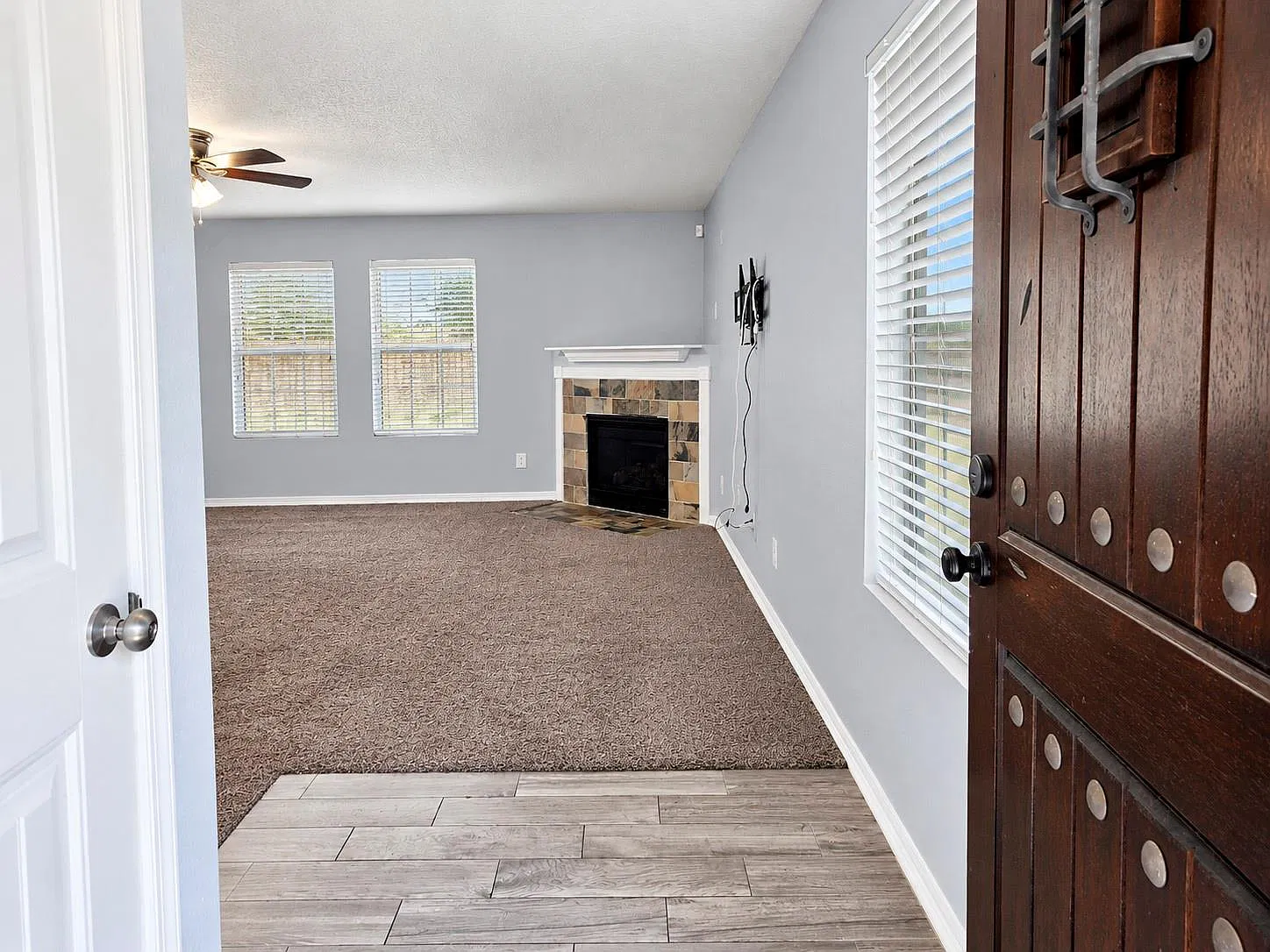 5 bed, 3.5 bath, 2630 sqft, $3,100 — Photo 2