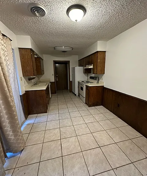 509 Harrell Laneunit #A — Photo 3