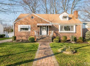 29 Ethel Pl, Metuchen, NJ