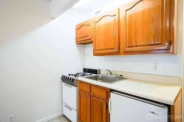 Rented by City Connections Realty | media 25