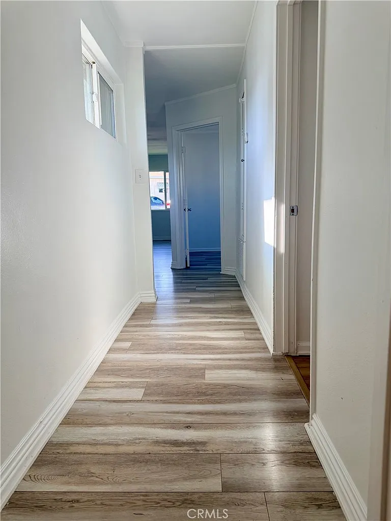 3 bed, 1.5 bath, 1200 sqft, $2,400 — Photo 3