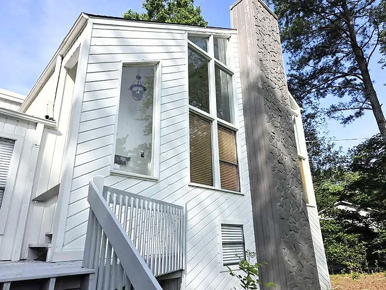 1411 E Shiloh Trl NW — Photo 3