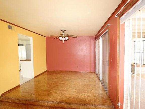 5th image of 909 S Desert Steppes Dr