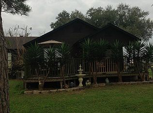 531 Norcross Rd, Wallis, TX 77485