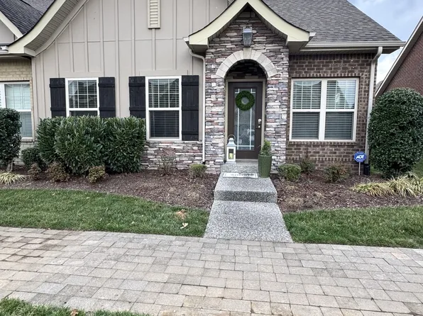 236 Glennister Ct, Gallatin, TN 37066