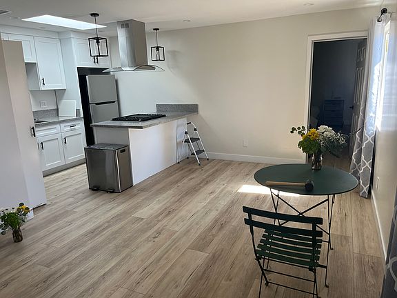 3rd image of 336A W Fernfield Dr