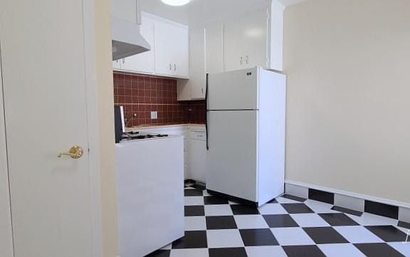 5th image of 1731 Chestnut St #3
