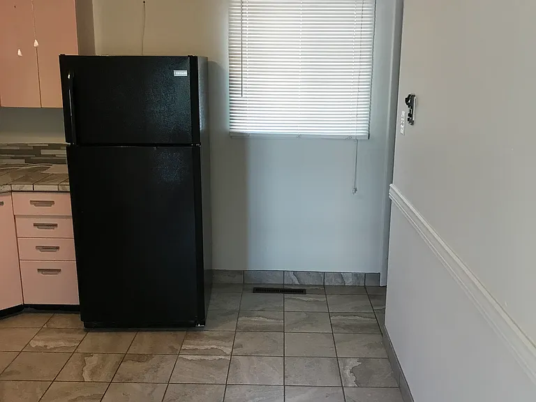 3212 Hollybrook Ln — Photo 7