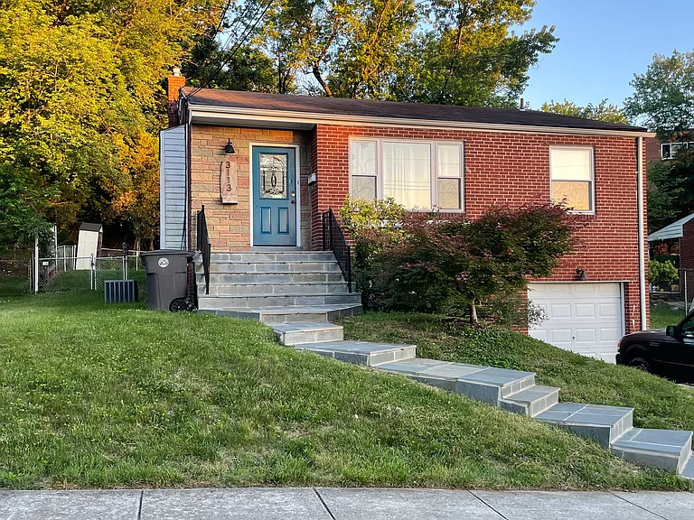 Rosemary Ln — Photo 21