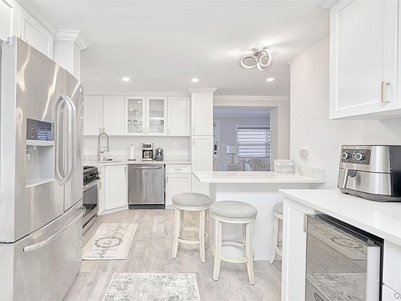 4th image of 383 White Road