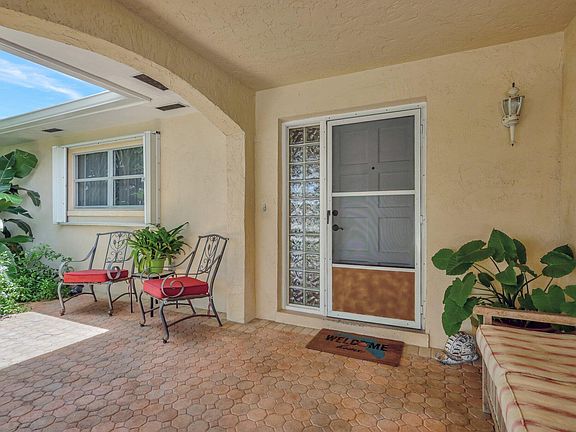 5th image of 1059 Carambola Circle