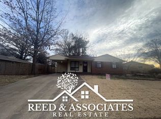 5183 Dee Rd, Memphis, TN 38117