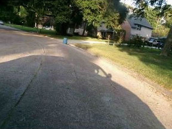 Exterior Neighborhood (street photo)