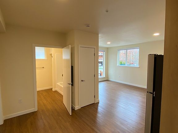 2nd image of 1439 NW 60th St #106BALLARD