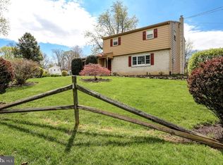 1 Pocono Dr, Mechanicsburg, PA 17055