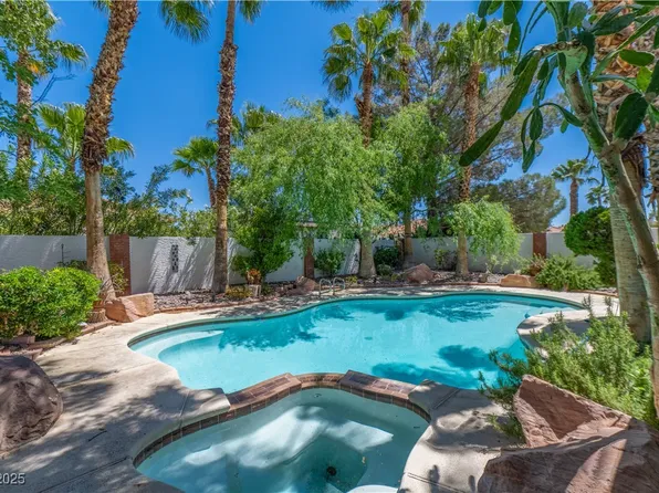 2812 Shadow Creek Cir, Las Vegas, NV 89117