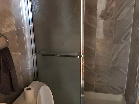 3rd image of 2426 Benson Ave Floor 2