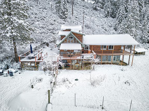 2nd image of 700 Eastside Rd