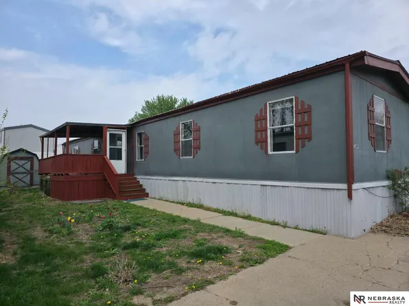 3609 NW Nutwood Ct, Lincoln, NE 68521