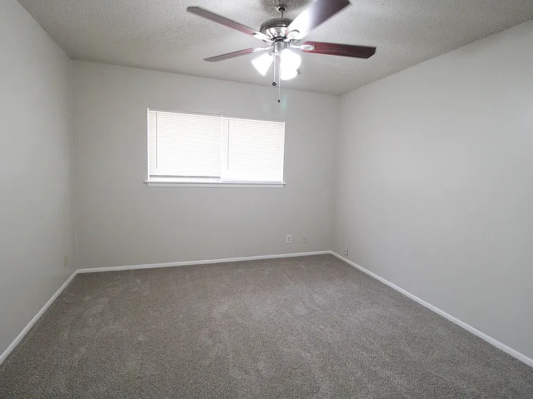 4724 Oakfield Way — Photo 10