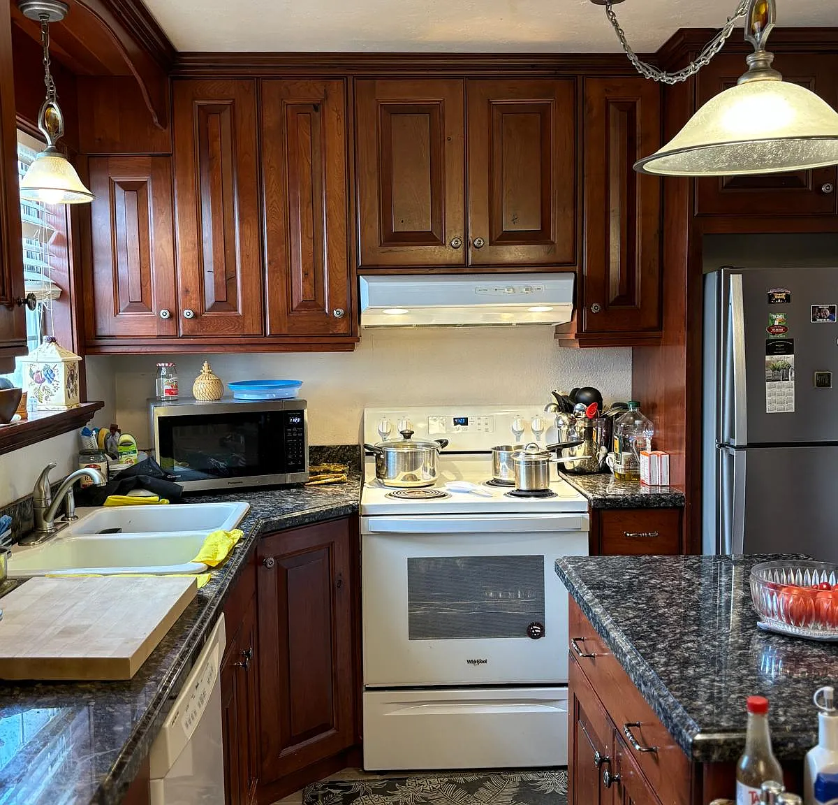 3 bed, 2.5 bath, 1600 sqft, $2,100 — Photo 1