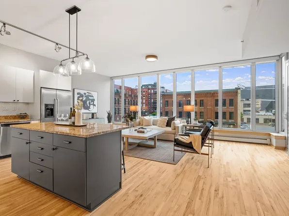 215 10th Ave S Unit 336, Minneapolis, MN 55415