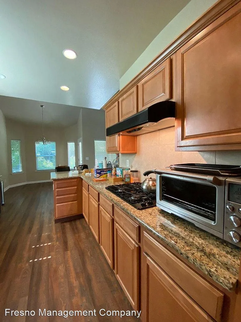 478 W Serena Ave photo 1