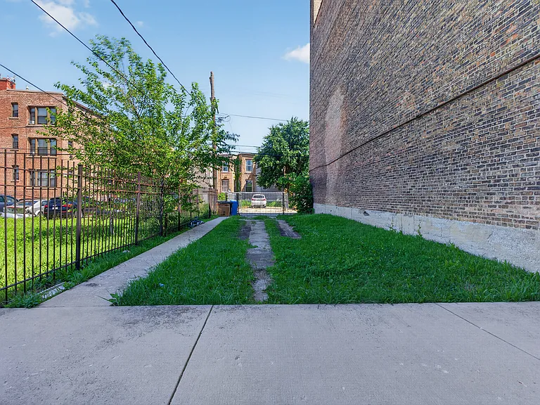 3354 W Jackson Blvd #2 — Photo 15
