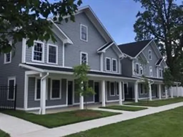 89 Bridge St #A, Northampton, MA 01060