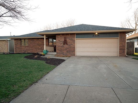 2nd image of 2324 Linden Dr