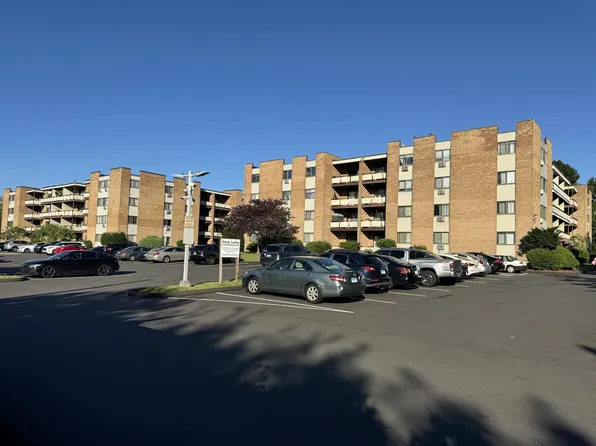 153 Bull Hill Ln APT 306, West Haven, CT 06516